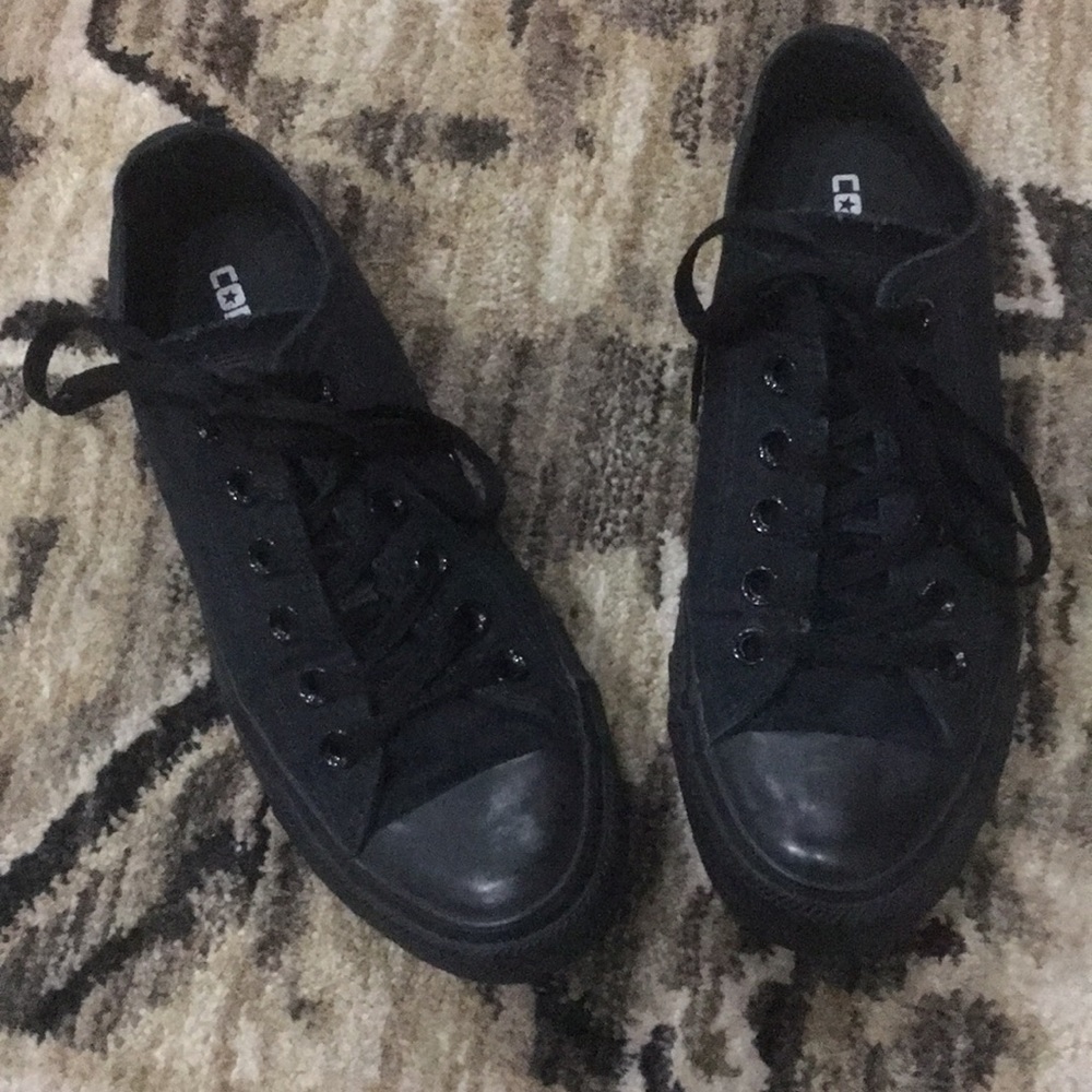 All Black Converse. Low Top. Only wore once!